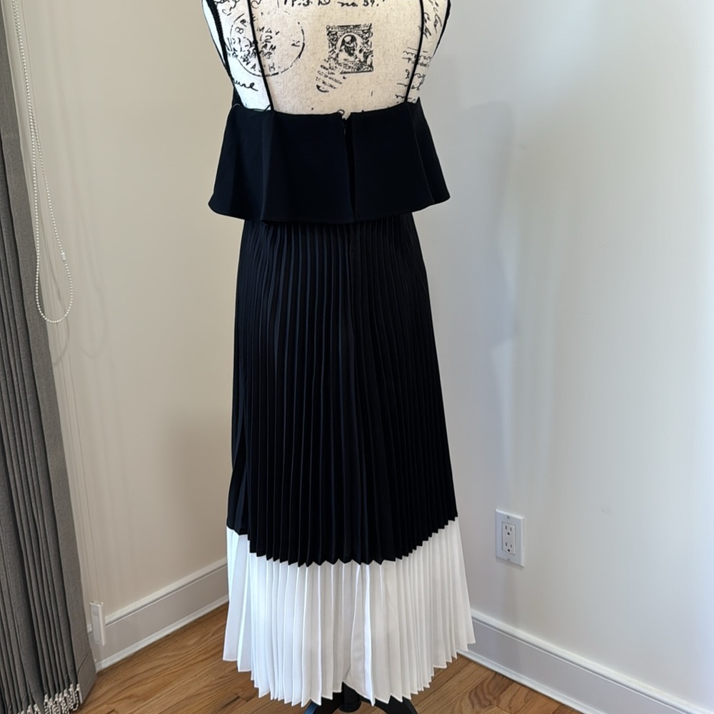 Dress - Picture 4 of 6